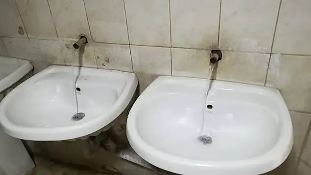 Muhtarın çalınan camii musluğu tepkisi: Allah sizi bildiği gibi yapsın, muslukları geri getirin