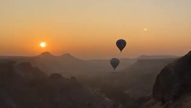 Muhteşem güzellik için balonlar bakın nasıl havalanıyor!
