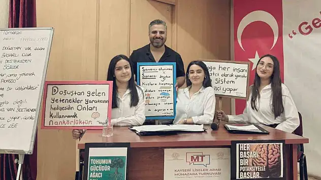 Tomarzalı öğrenciler münazara finalinde