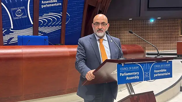 Murat Cahid Cıngı'dan Avrupa'ya 'geleneksel aile' önergesini sundu!