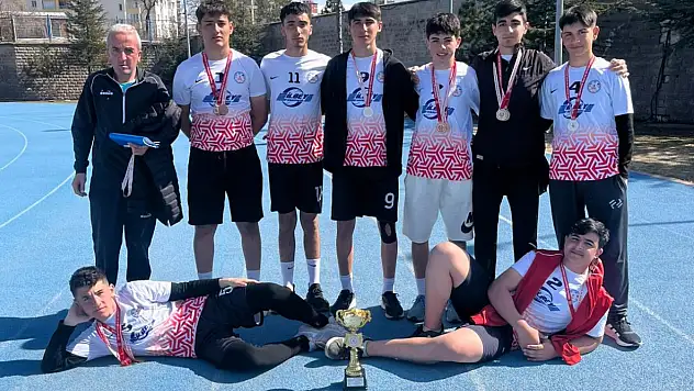 Mustafa Asım Köksal İmam Hatip Spor Lisesi, 27 madalya kazandı