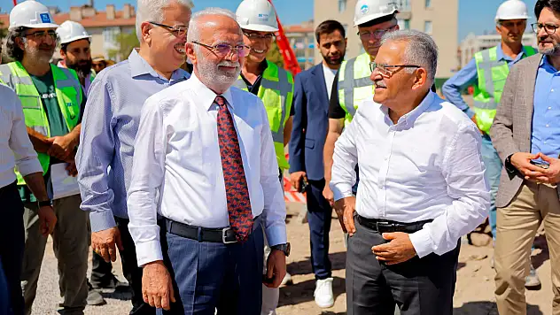 Mustafa Elitaş Kayseri'de oraya gitti! İlk durağı dikkat çekti
