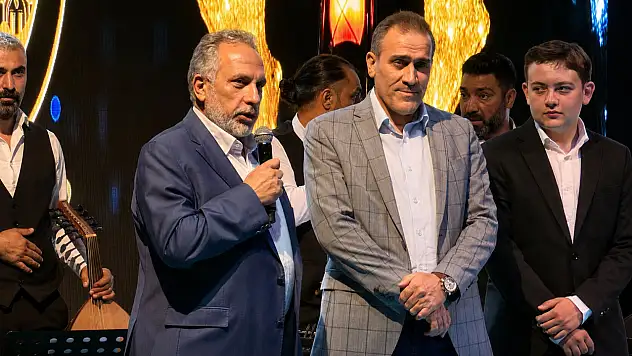 Mustafa Yalçın Mevlid Kandili'nde dua çağrısı yaptı