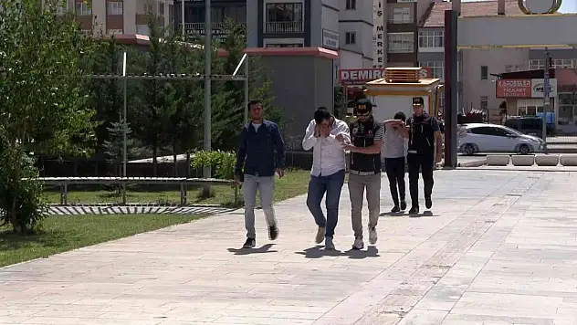 Polis'ten operasyon: 2 gözaltı
