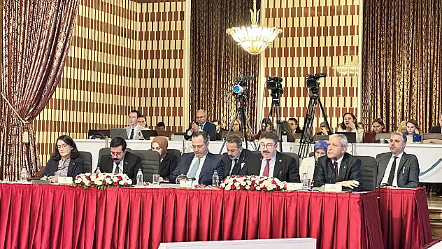 Ne yapacağı merak edilen komisyon toplandı! Kayserili Vekil de var
