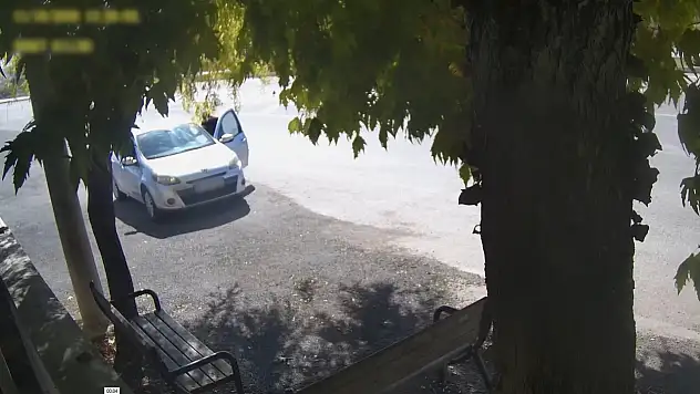 Nefessiz kalan sürücüyü polis kurtardı