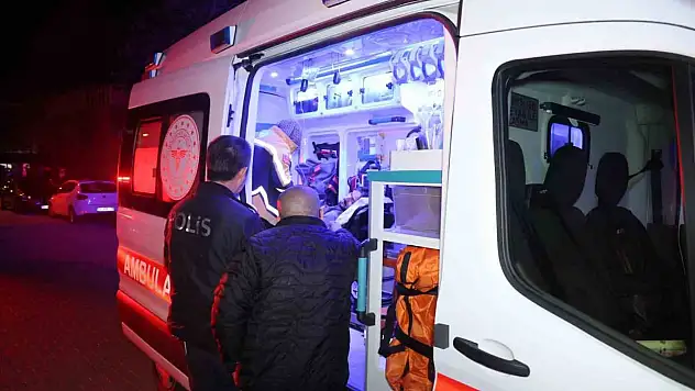 'Parkın lambası neden yanmıyor?' tartışması kanlı bitti