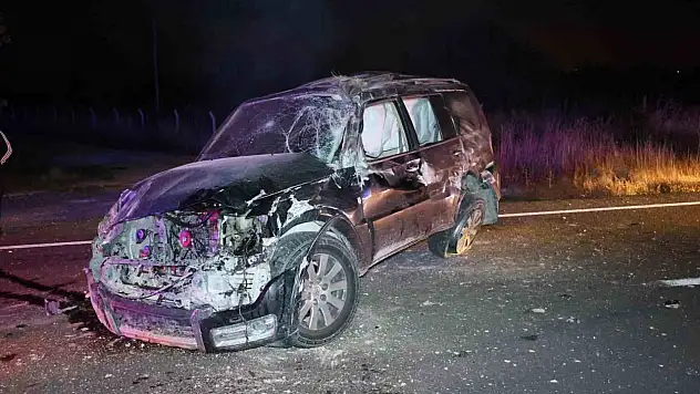Arkadaşının aracını izinsiz aldı, alkollü halde kaza yaptı: 2 yaralı