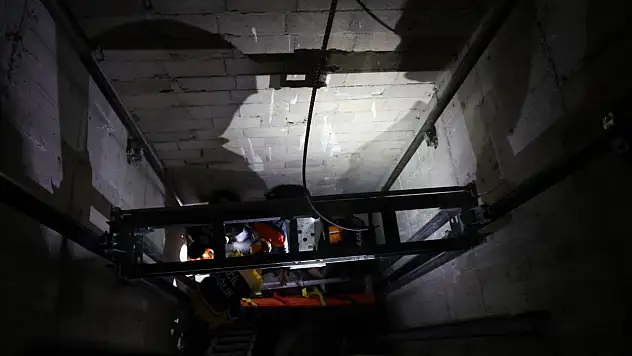 Nevşehir'de iş kazası: İşçiler asansör boşluğuna düştü!