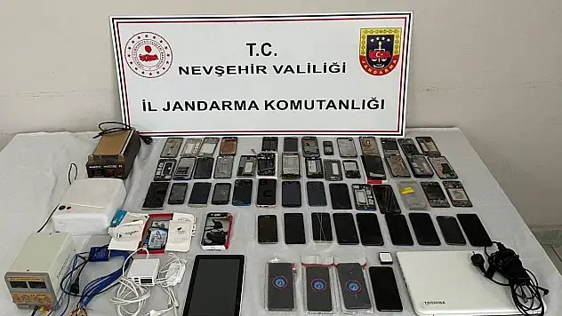 Kaçak telefon operasyonu: 2 gözaltı