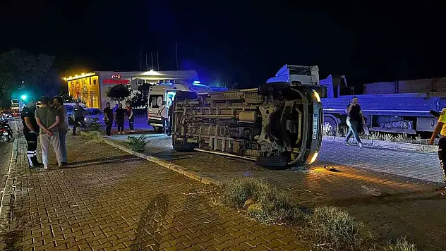 Nevşehir'de servis minibüsü devrildi: 2 yaralı