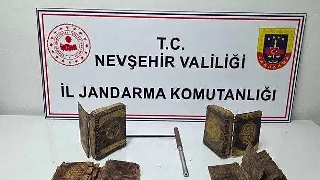 Jandarmadan tarihi operasyon: 2 Tevrat ele geçirildi