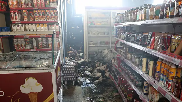 Nevşehir'deki markette yangın: Mercek etkisi kağıt havluları tutuşturdu!