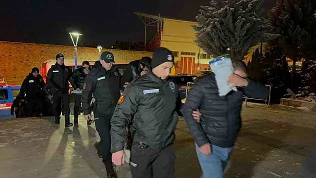 Tefecilik operasyonu: 35 tutuklama