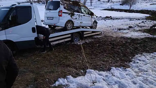 Hafif ticari araç takla attı! 4 kişi yaralandı
