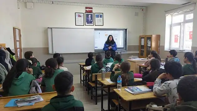 Bor'da öğrencilere 'güvenli gelecek' eğitimi