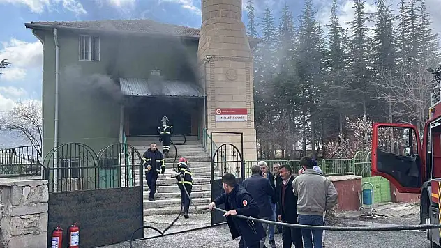 Niğde'de camide yangın!