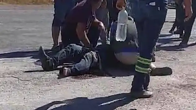 Motosiklet ve otomobil çarpıştı