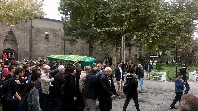 Nijeryalı öğrenci son yolculuğuna uğurlandı
