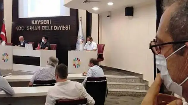 O ilçe başkanından belediye meclisleri ile ilgili şok açıklama: Kayseri'nin geleceği mirasyedi gibi satılıyor