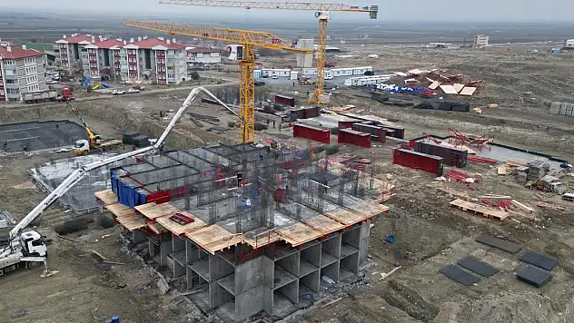 O ilçede TOKİ konutları yükselmeye başladı