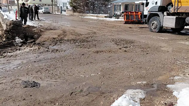 O yol yeniden trafiğe açıldı