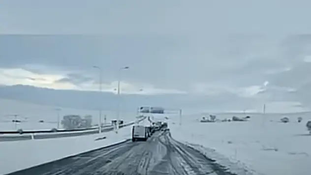 O yollar küçük araçlar ve otobüsler için açıldı