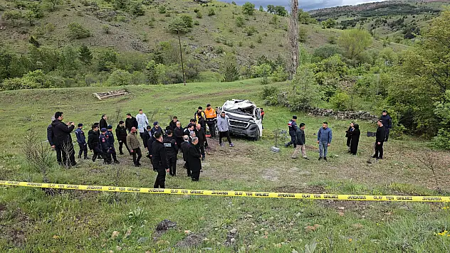 Öğrenci servisi şarampole uçtu: İkisi öğrenci üç kişi hayatını kaybetti!