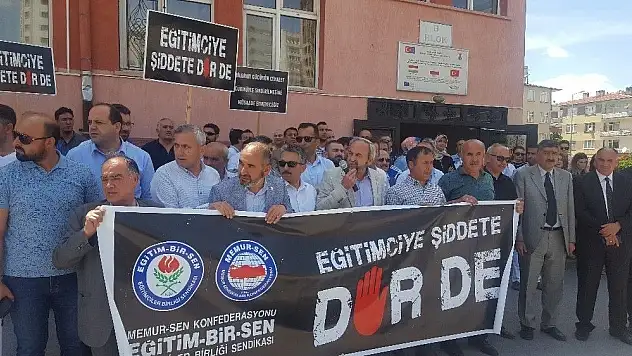 Öğretmene 'Veli' dayağı
