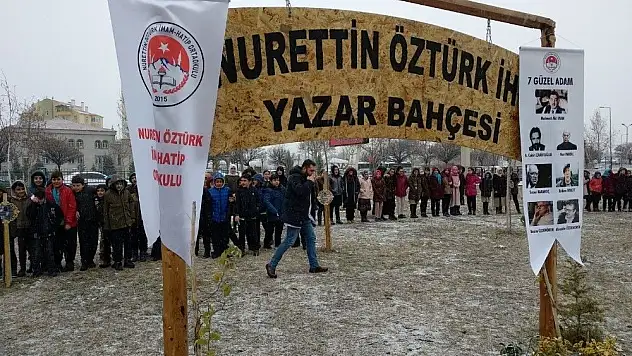 Okul bahçesi yazar bahçesi oldu

