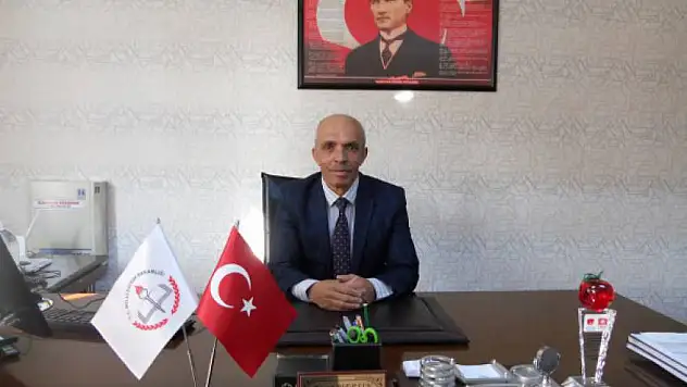 Okul Müdürü Kalbine Yenik Düştü