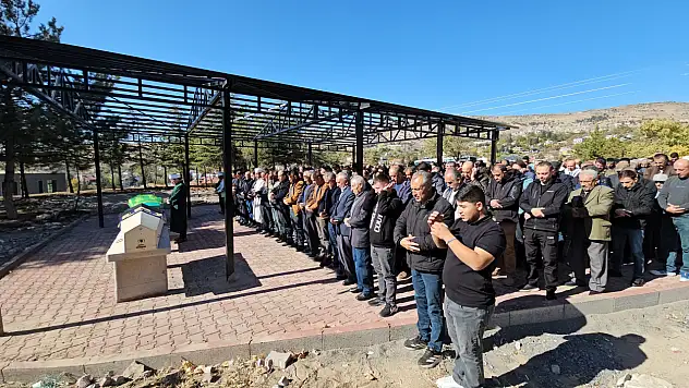 Okuldan eve dönemedi... 14 yaşındaki Buğlem son yolculuğuna uğurlandı