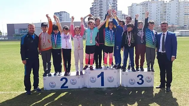 Okullar Arası Çocuklar Atletizm Yarışmaları Tamamlandı
