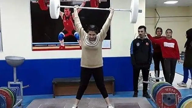 Okullararası Halter İl Birinciliği başladı