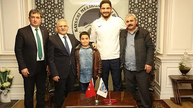 Olimpiyat Şampiyonu Taha Akgül Melikgazi'de
