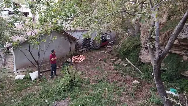 Önce evin duvarına çarptı ardından 6 metrenden bahçeye uçtu: 2 ölü