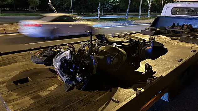 Kayseri'de korkutan kaza! Motosiklet sürücüsü metrelerce savruldu