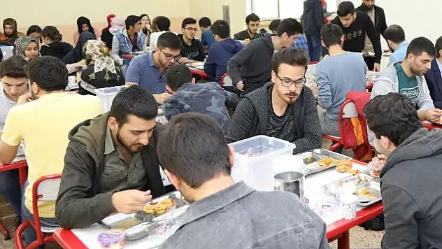 Önce zam yaptılar sonra askıya çıktılar