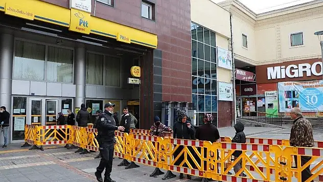 Önlemler işe yaradı, PTT önleri boş kaldı