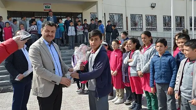 'Orda Bir Köy Var Uzakta' Projes Mutluluk Dağıtıyor