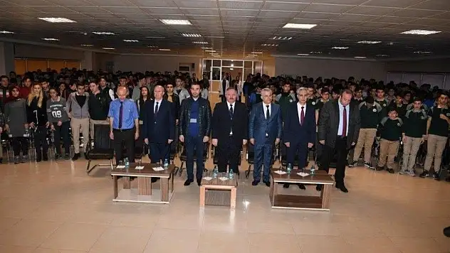 Organize Sanayi Bölgesi Teknik Koleji'nde Çanakkale Zaferi ve İstiklal Marşının Kabulü Etkinlikleri Düzenlendi