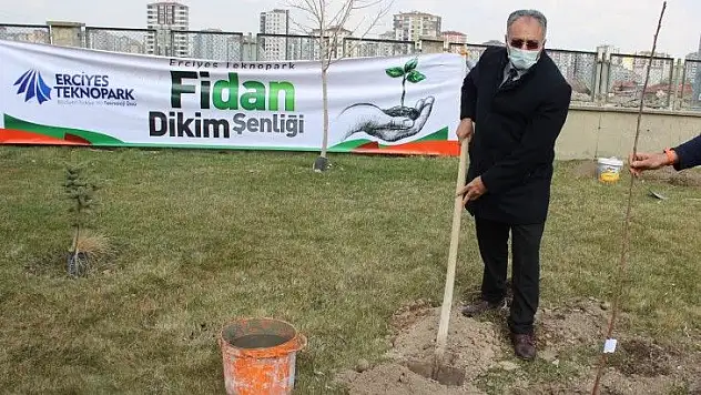 Orman Haftasında Erciyes Teknopark'da fidanlar toprakla buluştu