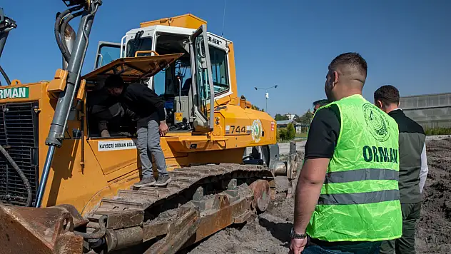 Orman işçisi olmak isteyenler ter döküyor
