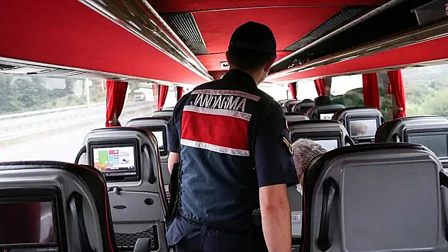 Otobüs şoförünün üzerinden uyuşturucu çıktı