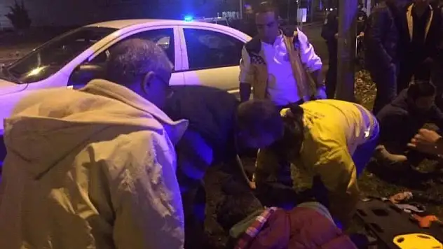 2 otomobil çarpıştı: 2 yaral