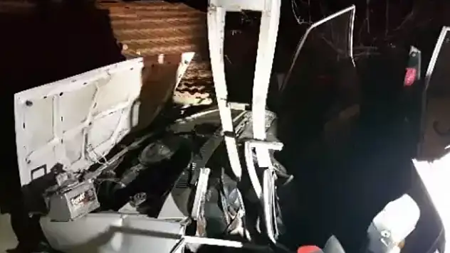 Otomobil evin duvarına çarptı: 4 yaralı