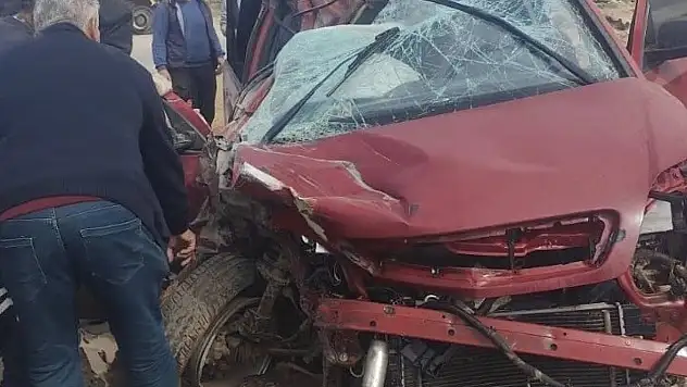 Kamyonla çarpışan 14 yaşındaki sürücü hayatını kaybetti