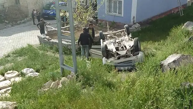 Develi'de Otomobil şarampole devrildi 1i ağır 3 yaralı...
