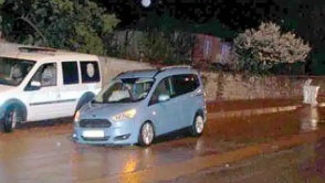 OTOMOBİL TAKLA ATTI