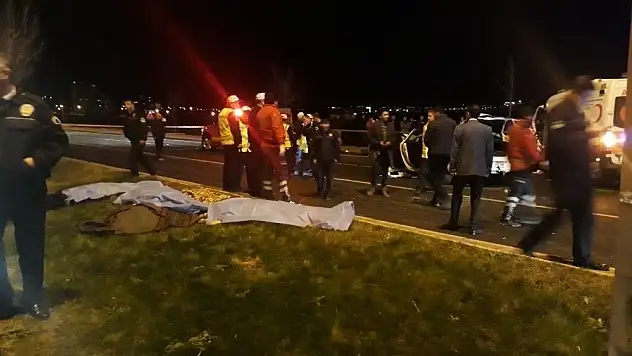 Otomobil ve ambulans çarpıştı: 5 ölü 2 yaralı